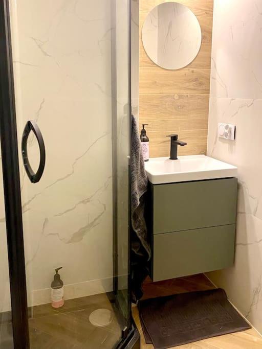 Apartment Close To Metro, 8 Minutes To Centrum And Near Airport Βαρσοβία Εξωτερικό φωτογραφία